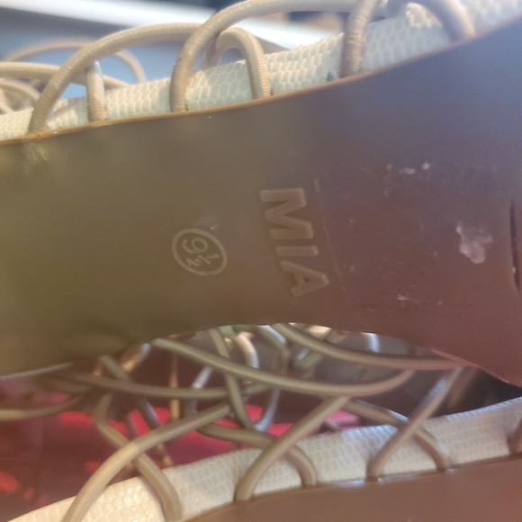 Heels - Picture 5 of 7